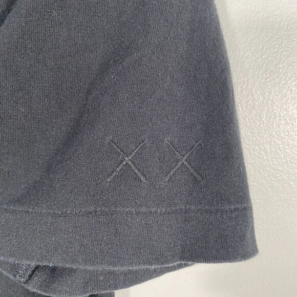 KAWS x Uniqlo Companion Tshirt Size M - Picture 3 of 7